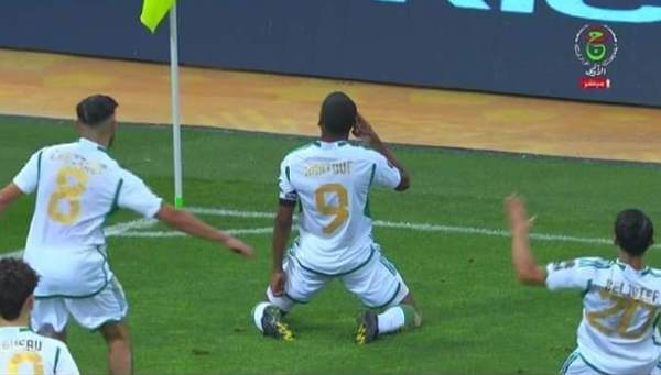 أناتوف يسجل هدفين في مباراة الجزائر و الصومال